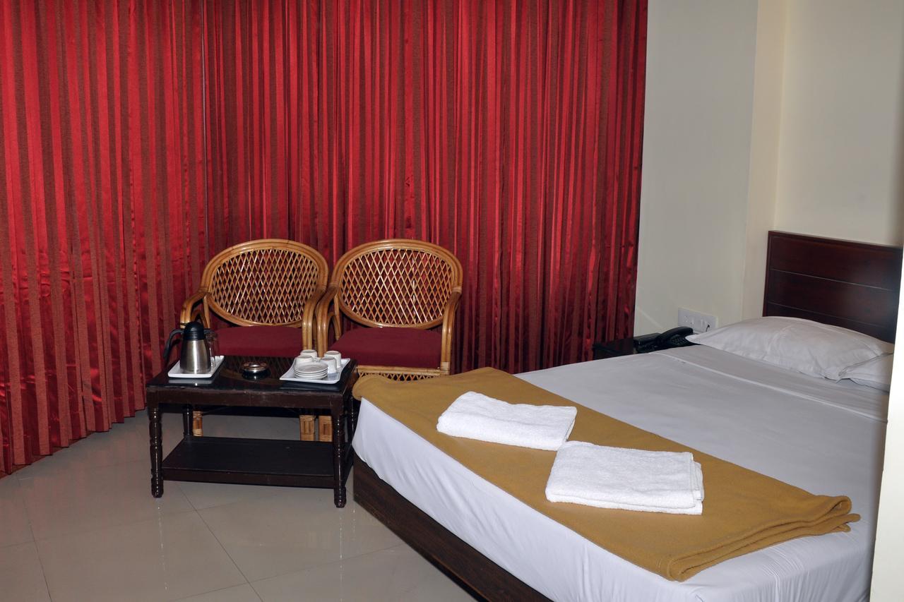 Hotel Blue Hills International Ooty Esterno foto