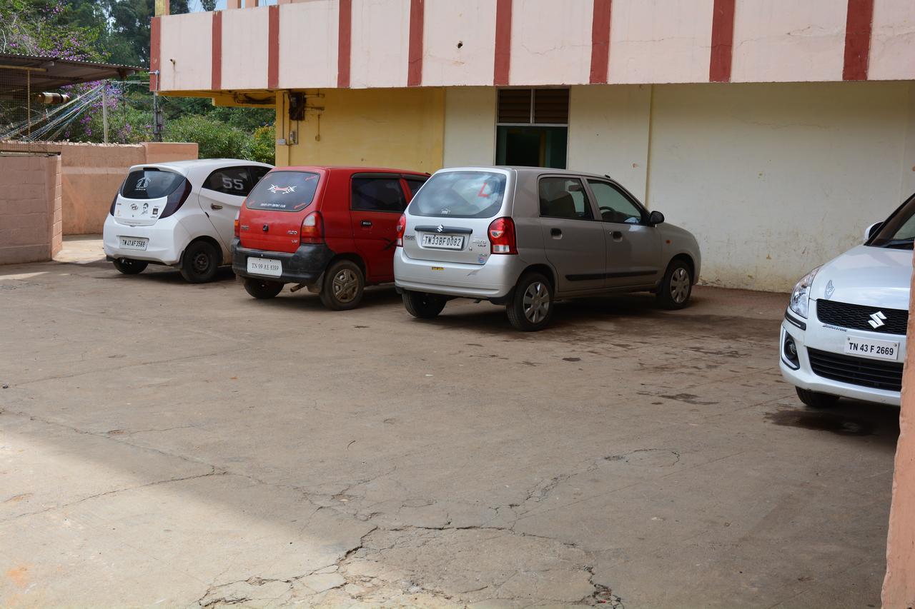 Hotel Blue Hills International Ooty Esterno foto