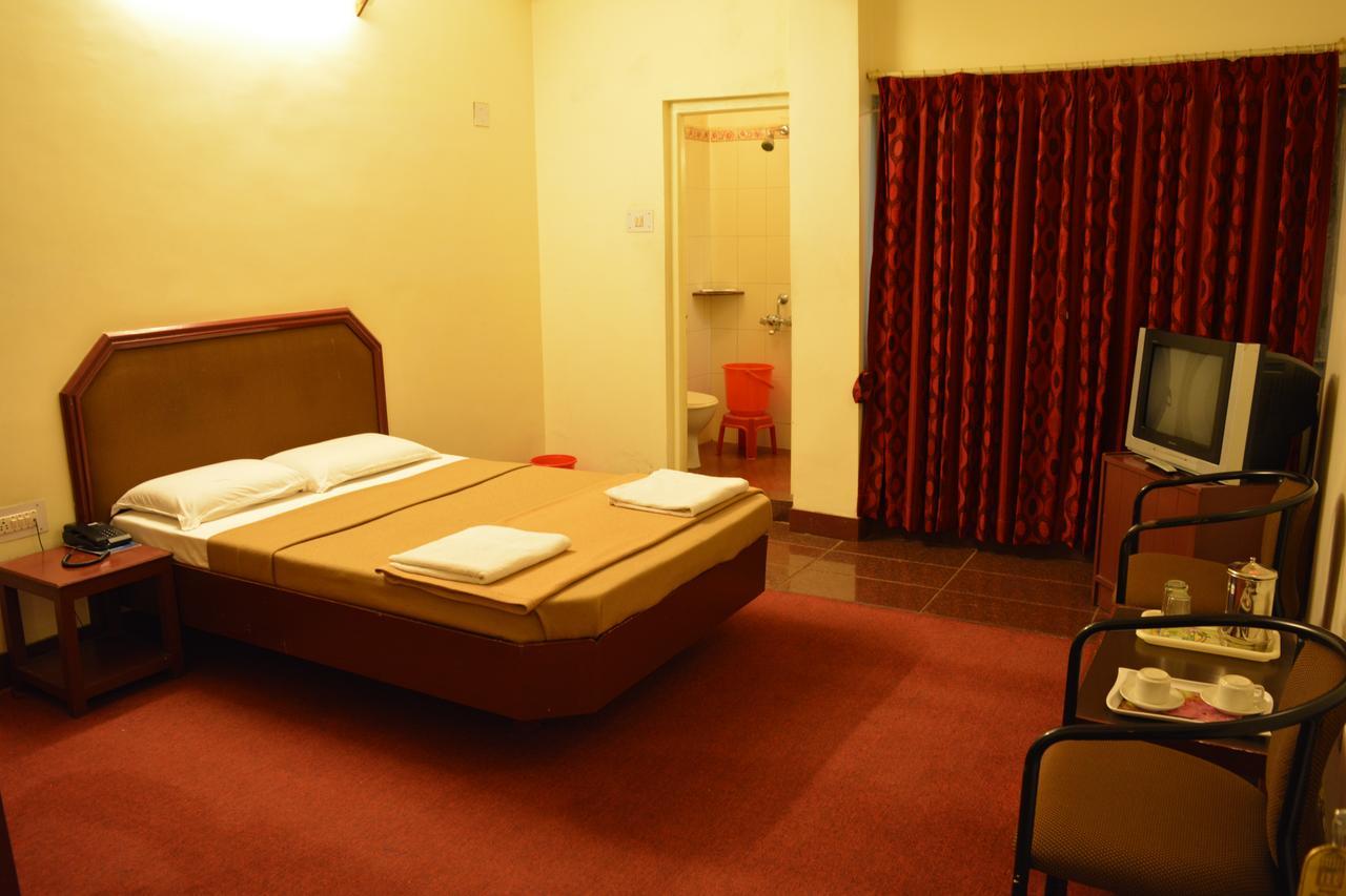 Hotel Blue Hills International Ooty Esterno foto