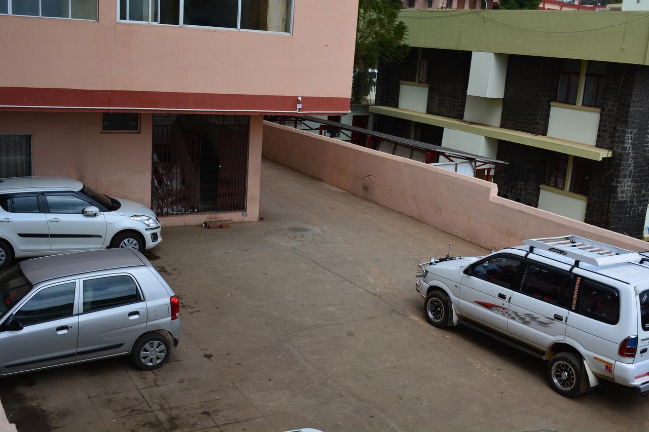 Hotel Blue Hills International Ooty Esterno foto