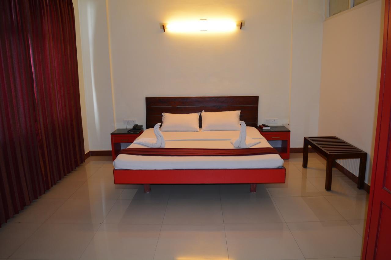 Hotel Blue Hills International Ooty Esterno foto